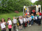 Das Deutsche Rote Kreuz besucht die Kinder der Kita Kölbingen